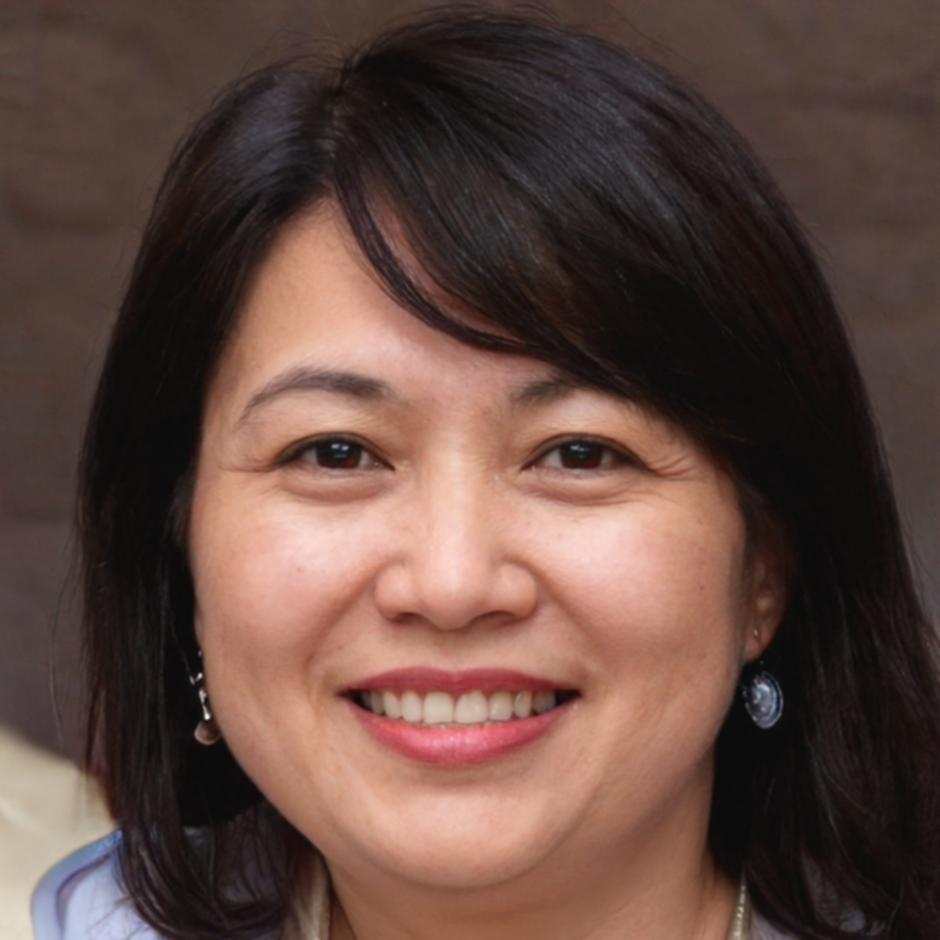 Elspeth Ragnarsson, financial educator with fifteen years experience teaching budget literacy